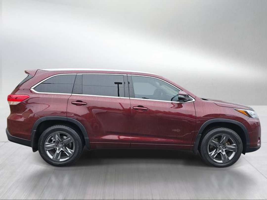 2017 Toyota Highlander Limited Platinum - Image 2