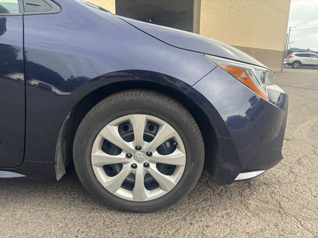 2024 Toyota Corolla LE - Image 2