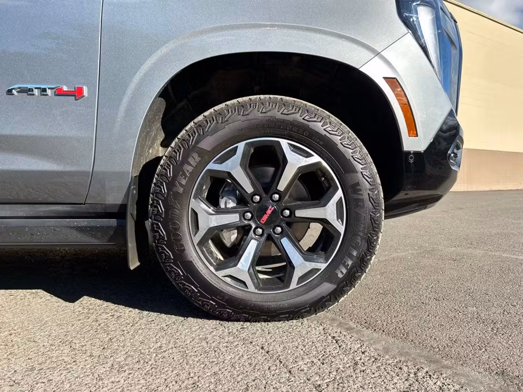 2026 GMC Yukon Xl AT4 - Image 2