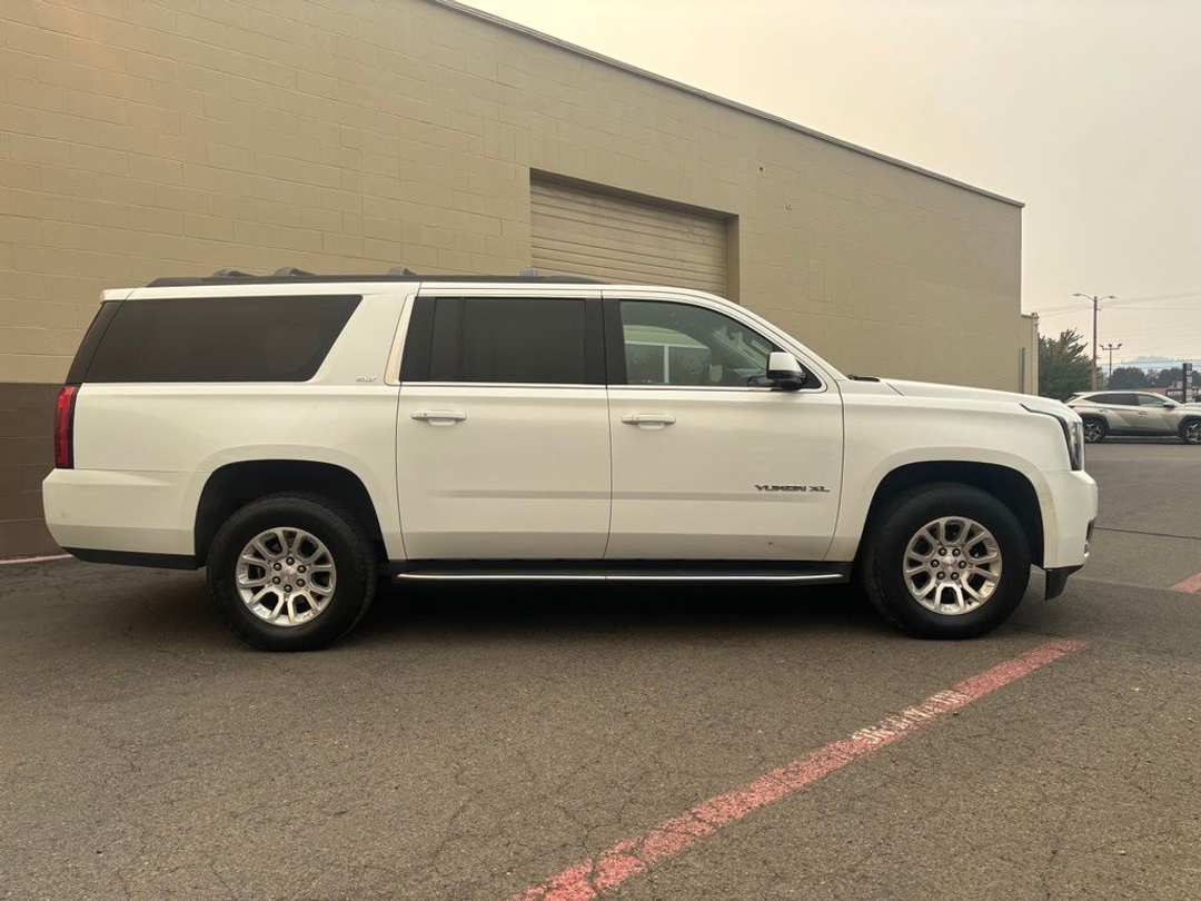 2017 GMC Yukon Xl SLT - Image 3