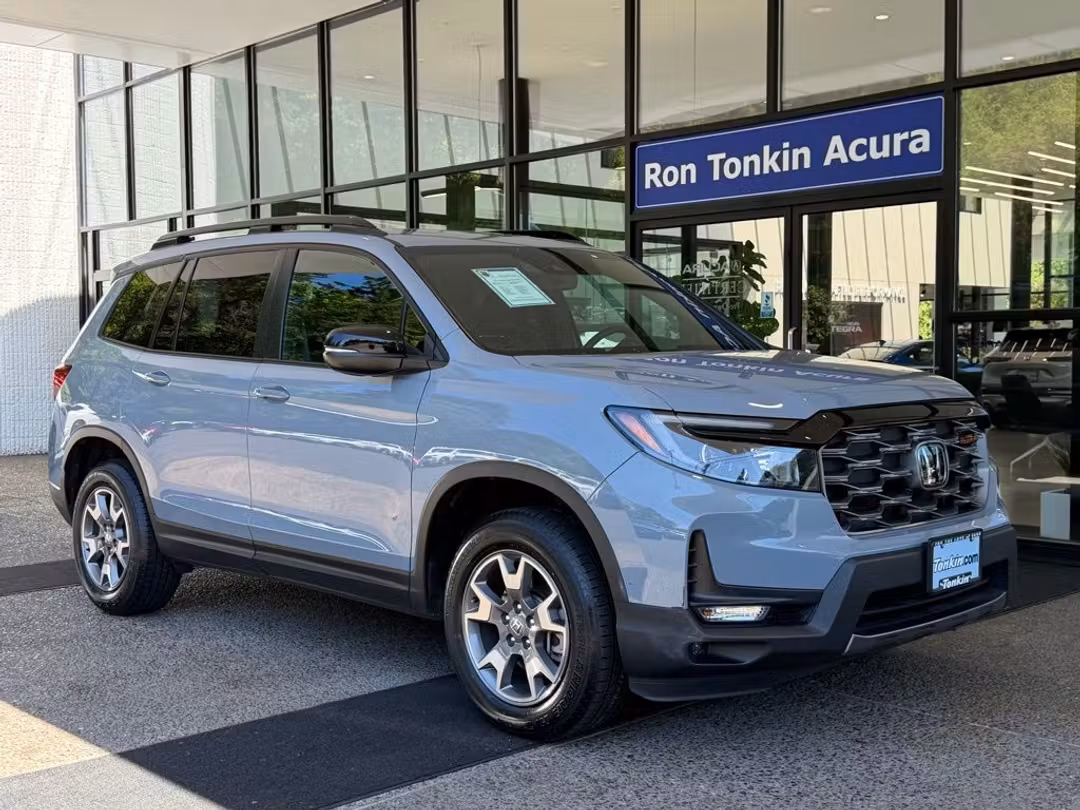 2023 Honda Passport TrailSport - Image 2