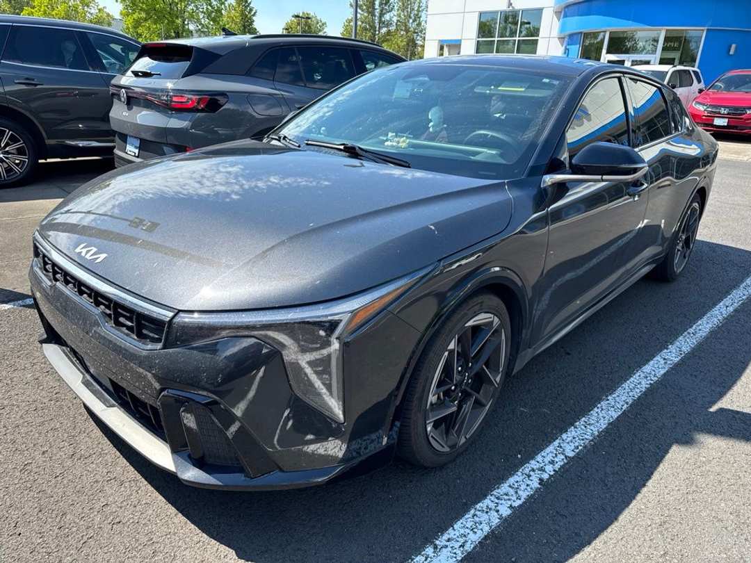 2025 Kia K4 GTLine - Image 2