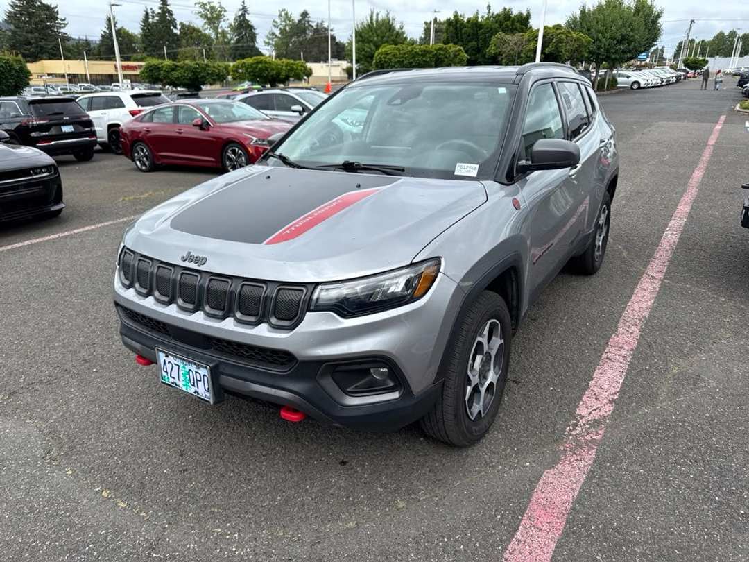2022 Jeep Compass Trailhawk - Image 3