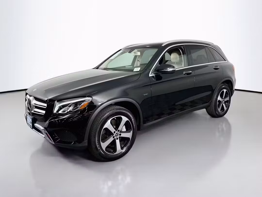2019 Mercedes-Benz GLC GLC 350e - Image 3