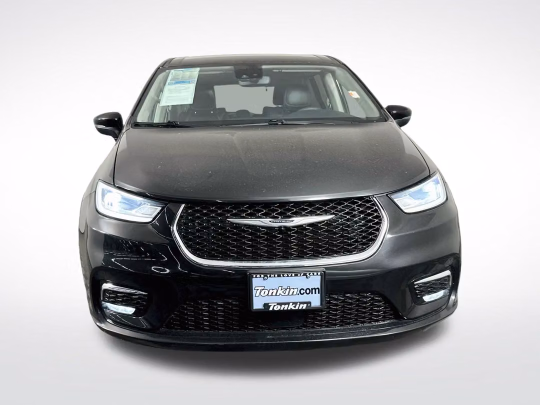 2023 Chrysler Pacifica Hybrid Touring L - Image 2