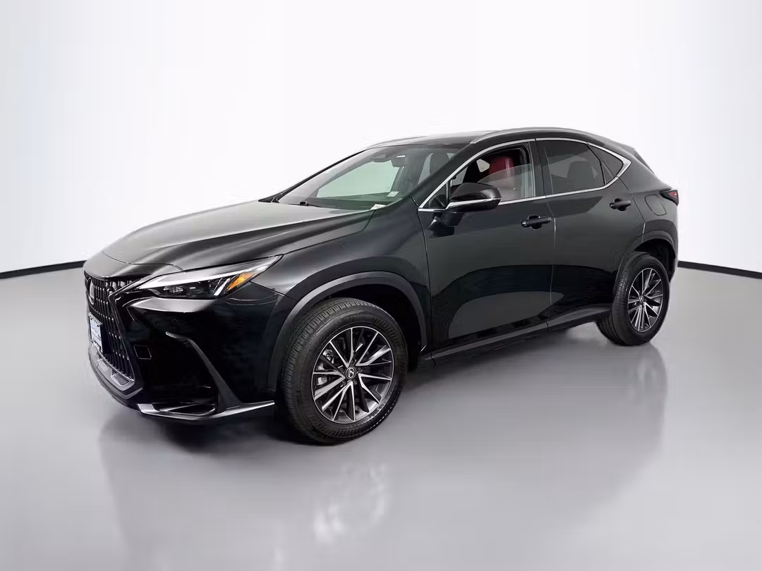 2024 Lexus NX 350 Premium - Image 3