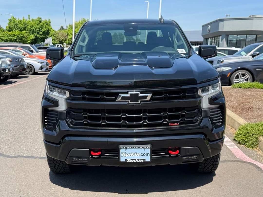2023 Chevrolet Silverado 1500 LT Trail Boss - Image 3