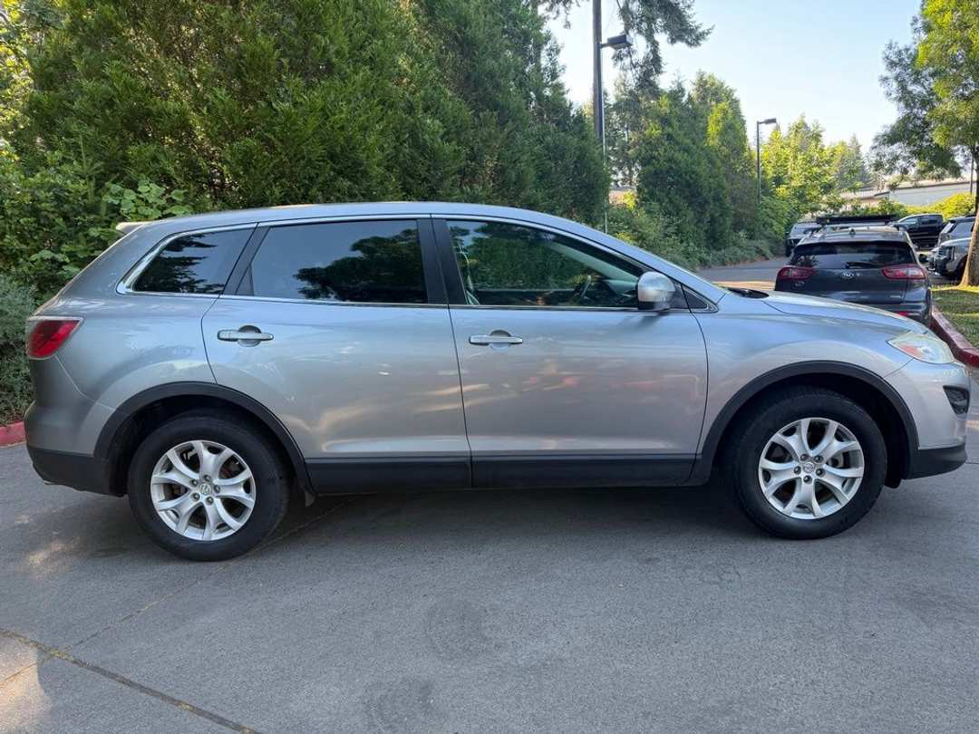 2011 MAZDA CX-9 Touring - Image 2