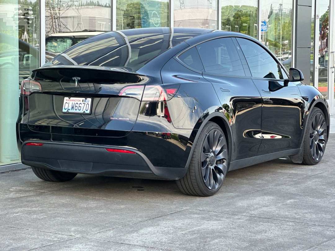 2024 Tesla Model Y Performance - Image 3