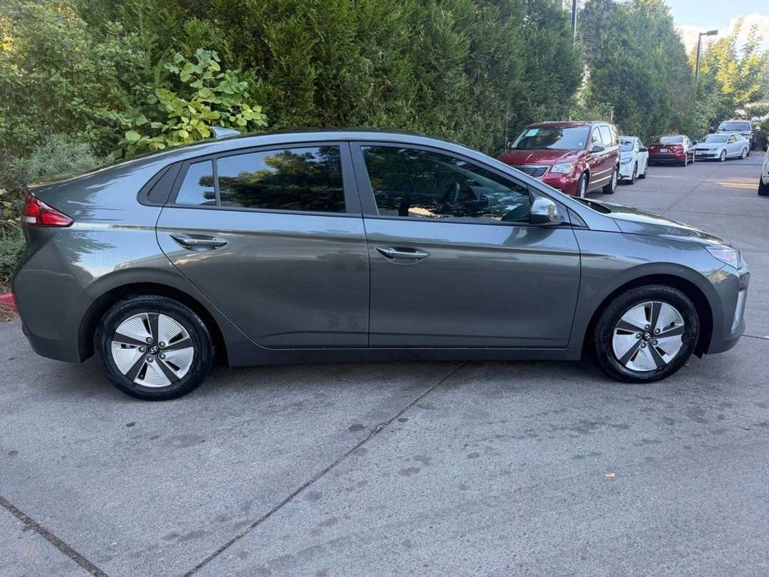 2022 Hyundai Ioniq Hybrid Blue - Image 2
