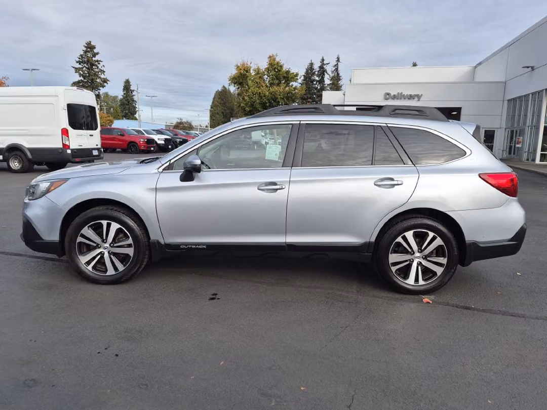 2019 Subaru Outback 2.5i - Image 3