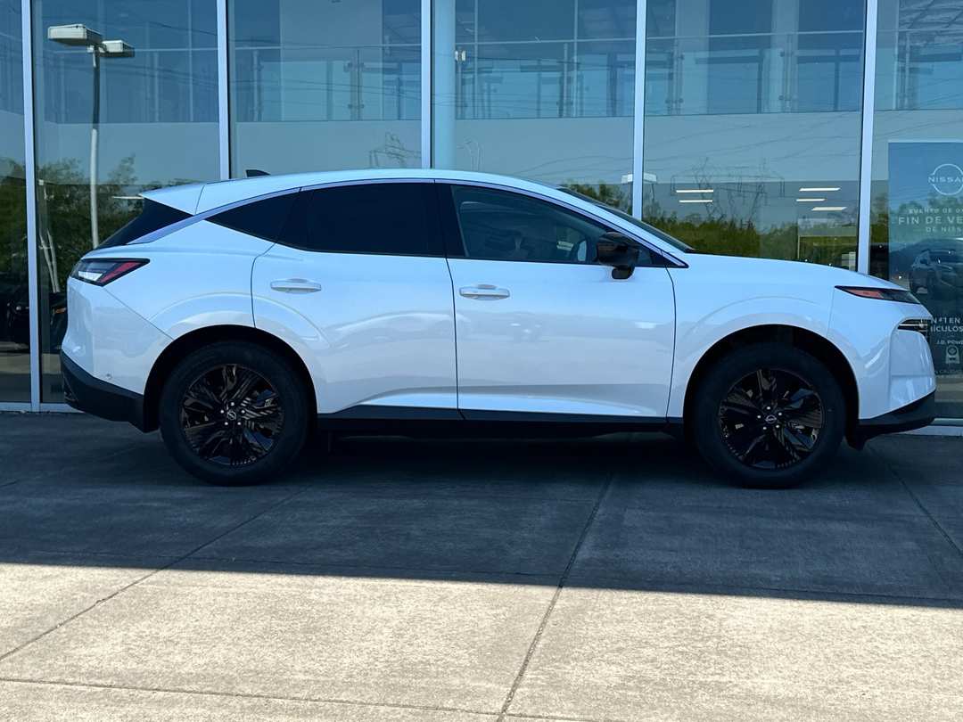 2025 Nissan Murano SV - Image 3