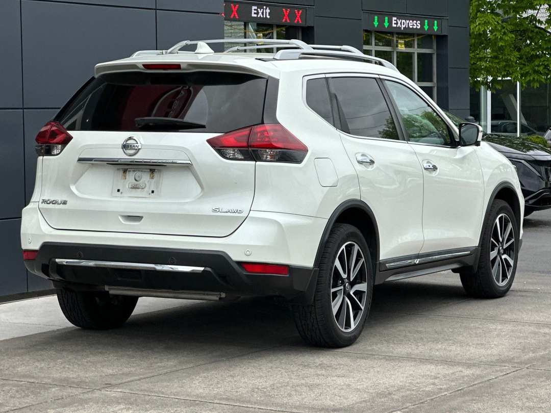 2020 Nissan Rogue SL - Image 3