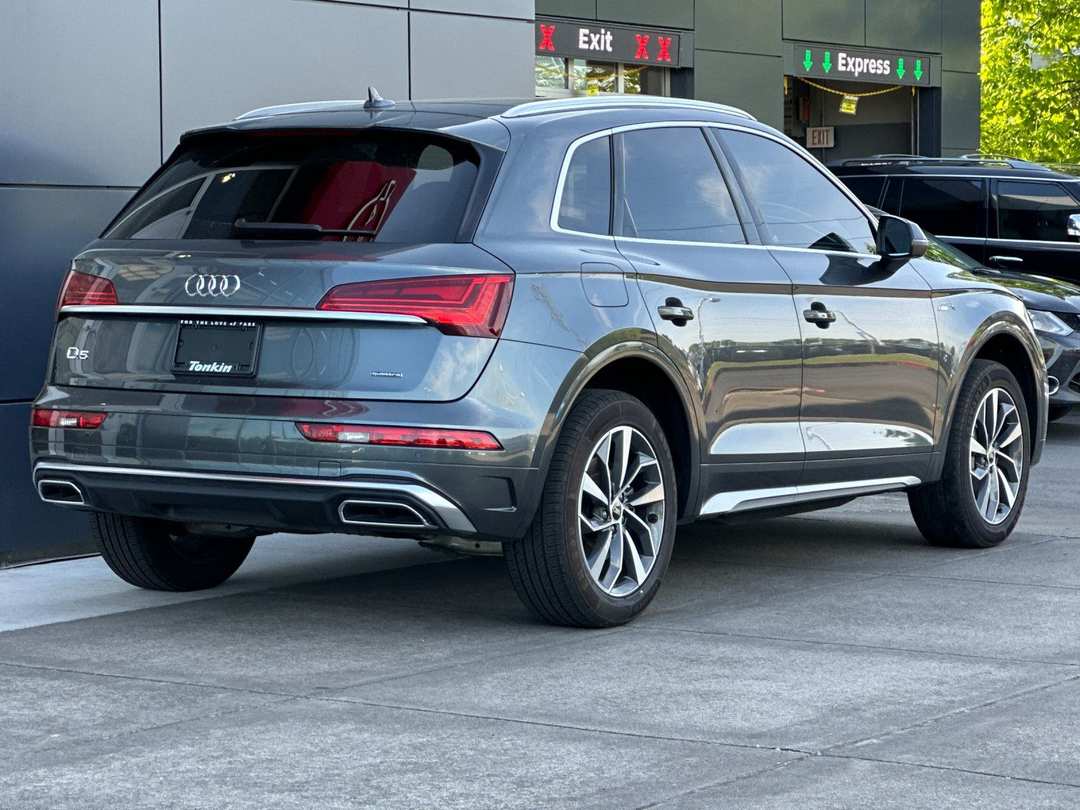 2022 Audi Q5 45 S line Premium - Image 3