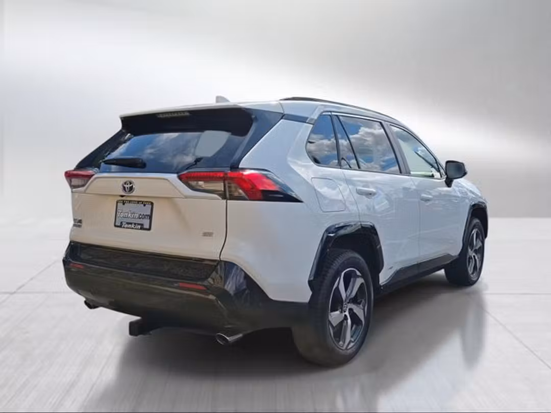 2023 Toyota Rav4 Prime SE - Image 3