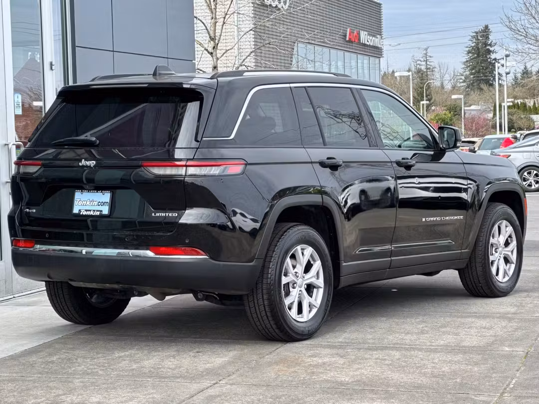 2022 Jeep Grand Cherokee Limited - Image 3