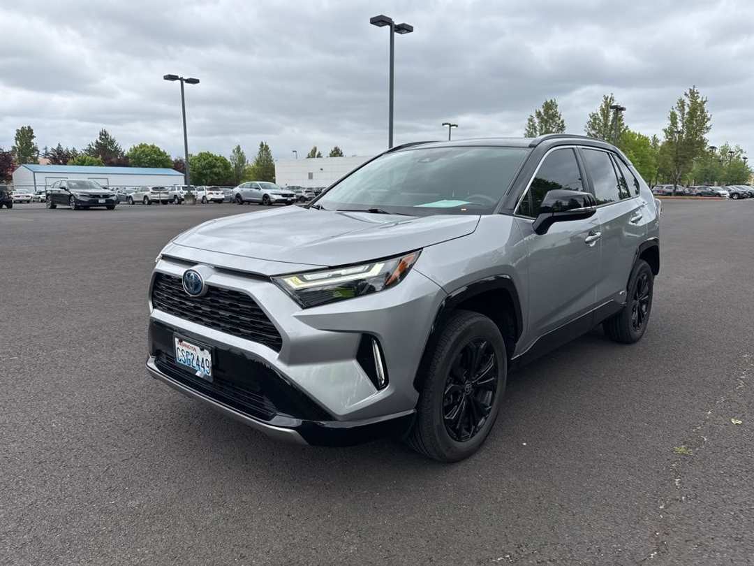 2023 Toyota Rav4 Hybrid XSE - Image 3