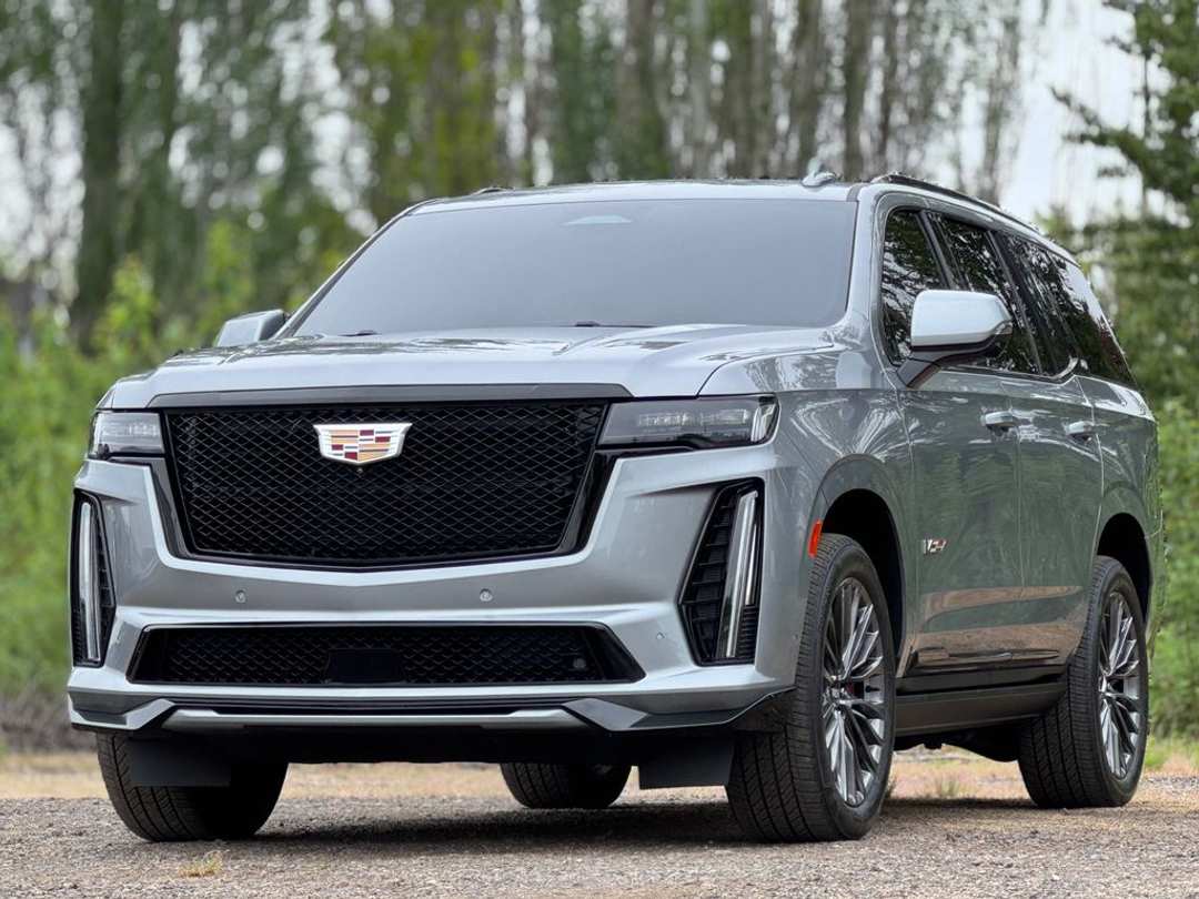 2023 Cadillac Escalade VSeries - Image 3