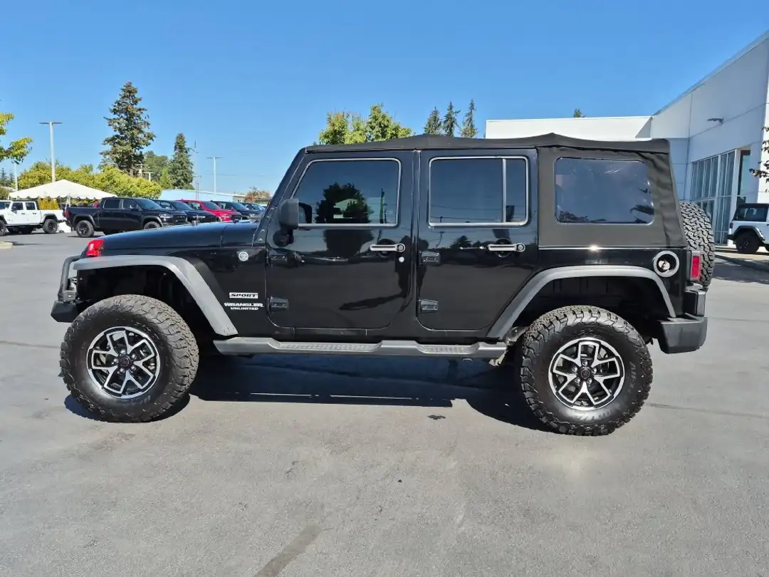 2015 Jeep Wrangler Unlimited Sport S - Image 3