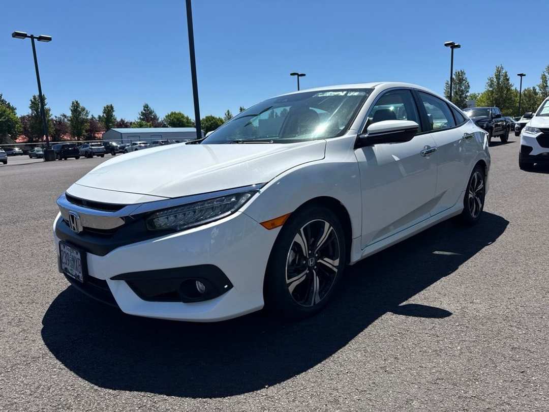 2016 Honda Civic Touring - Image 3