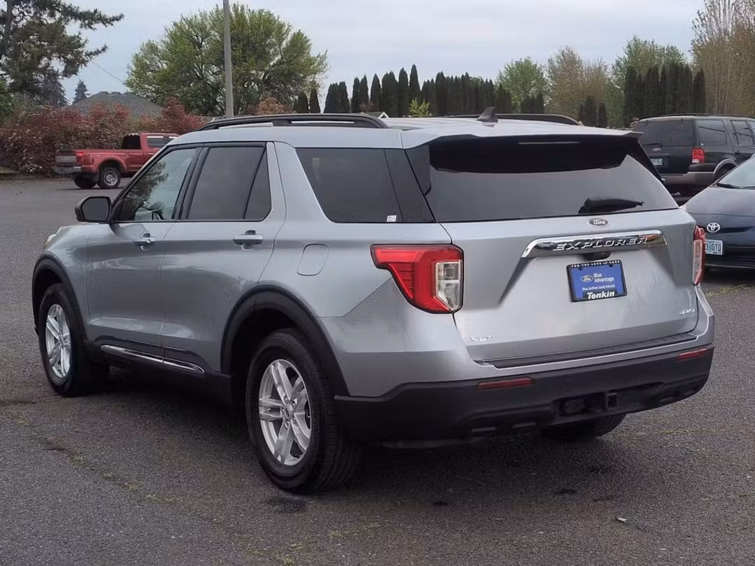 2023 Ford Explorer XLT - Image 3