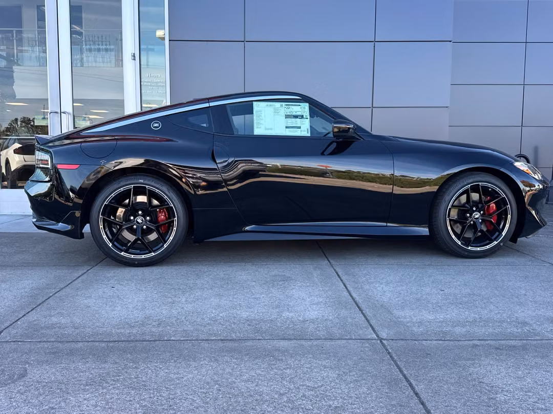 2027 Nissan Z Performance - Image 3
