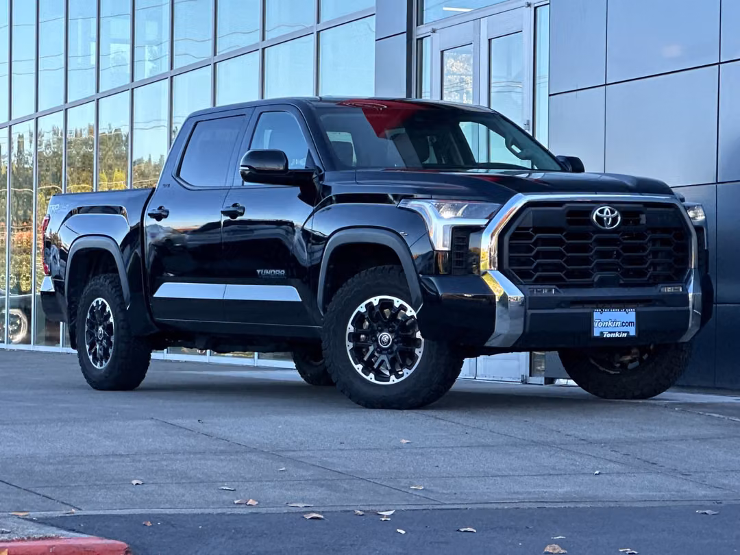 2022 Toyota Tundra SR5 - Image 2