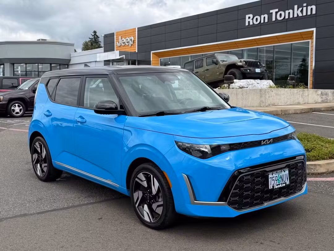 2023 Kia Soul GTLine - Image 2
