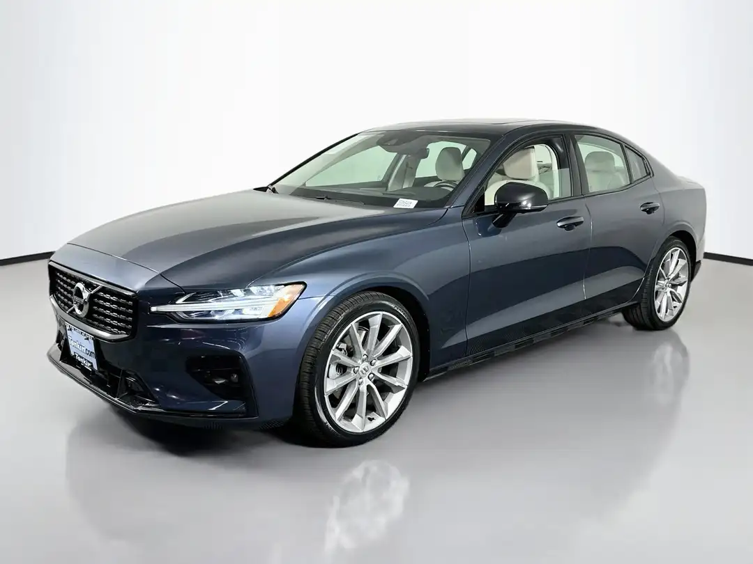 2021 Volvo S60 T5 Momentum - Image 3
