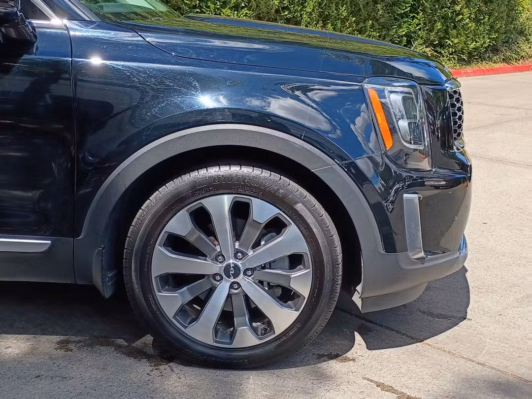 2022 Kia Telluride SX - Image 2
