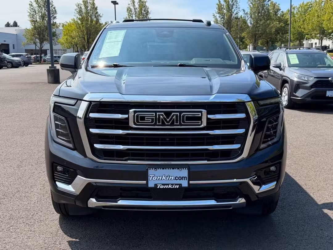 2025 GMC Yukon Elevation - Image 3