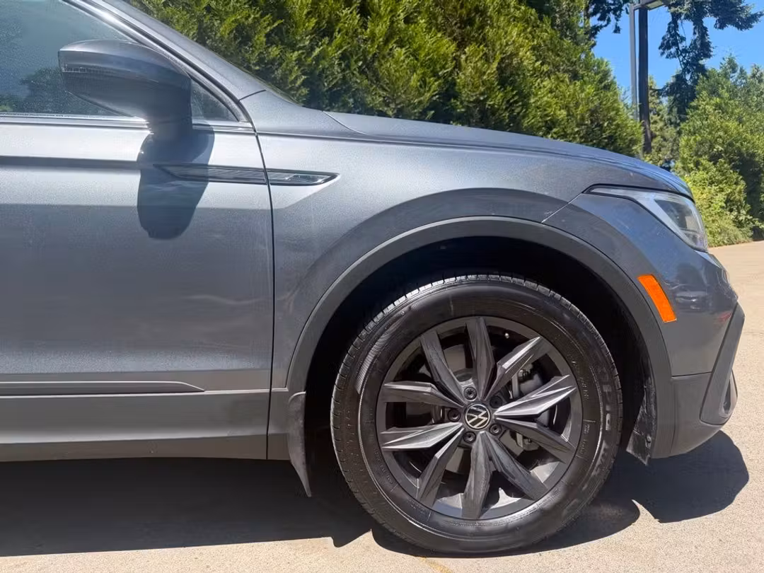 2024 Volkswagen Tiguan 2.0T SE - Image 3
