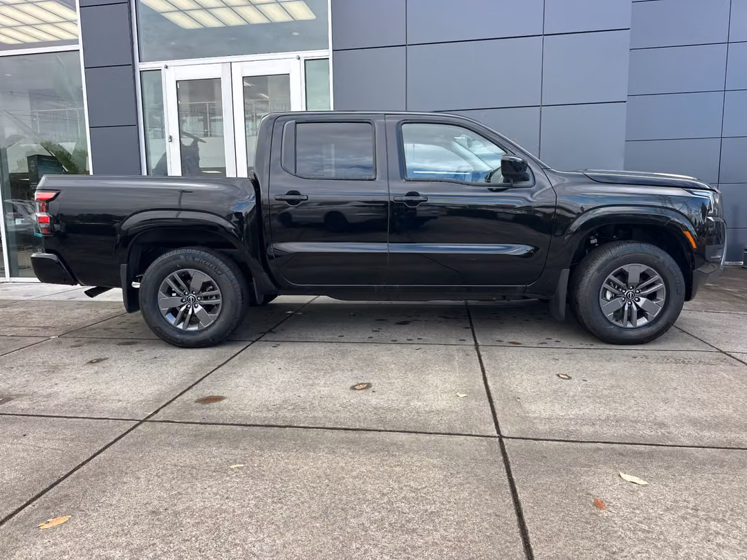 2026 Nissan Frontier SV - Image 3