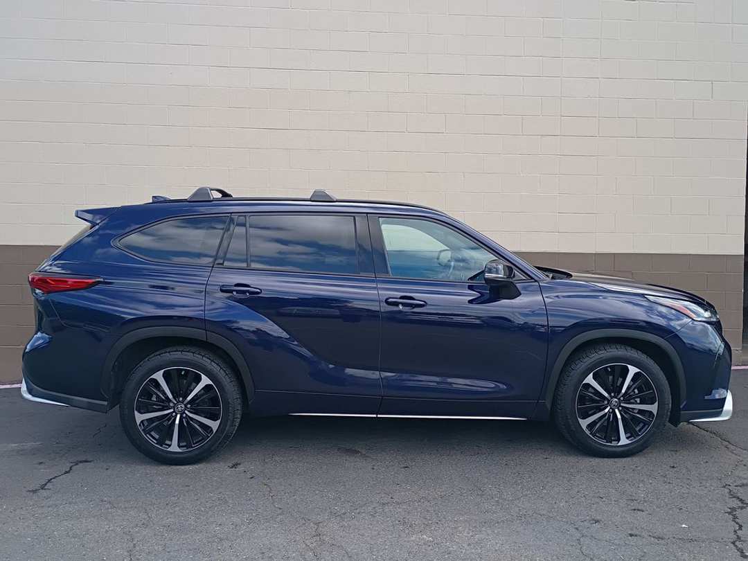 2021 Toyota Highlander XSE - Image 3