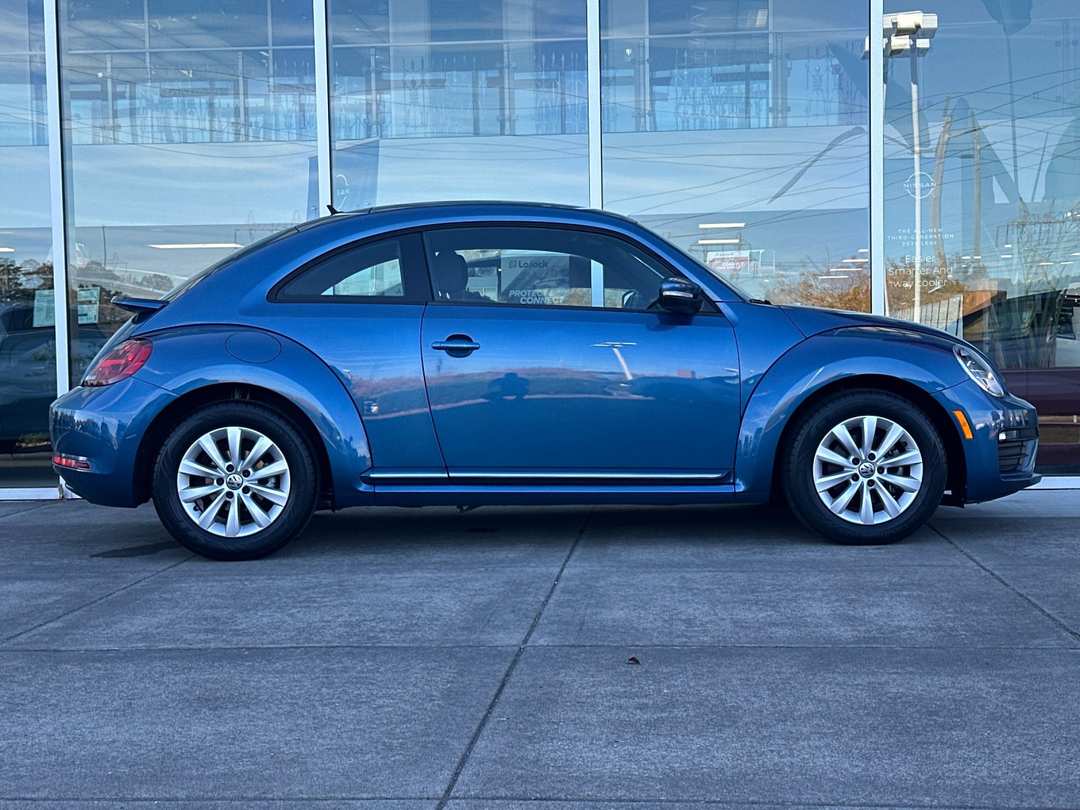 2019 Volkswagen Beetle 2.0T S - Image 3