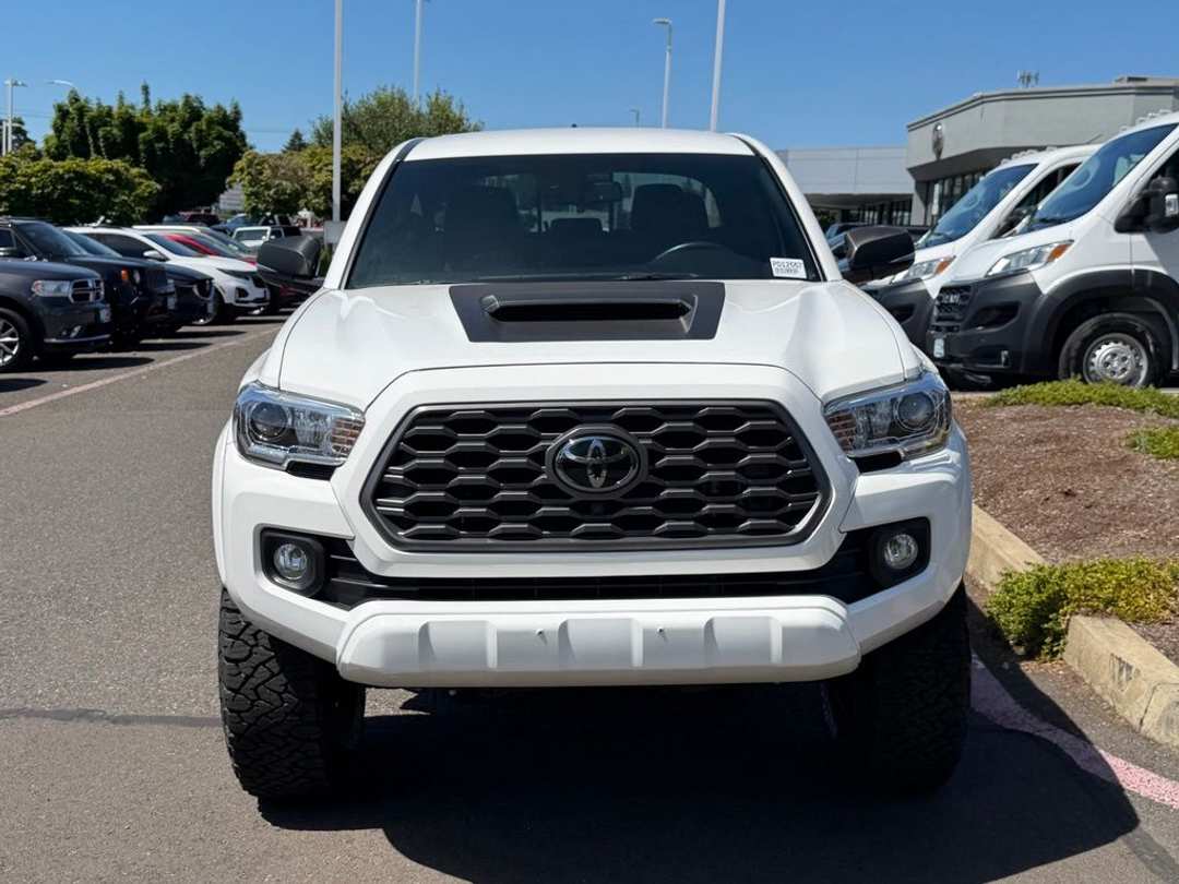 2023 Toyota Tacoma TRD Sport - Image 3
