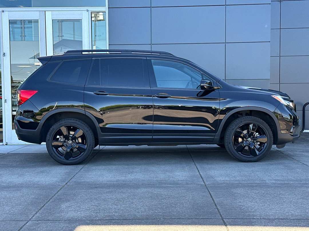 2021 Honda Passport Elite - Image 2