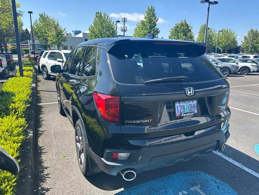 2023 Honda Passport EXL - Image 3