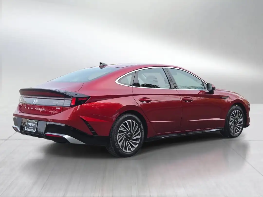 2024 Hyundai Sonata Hybrid SEL - Image 3