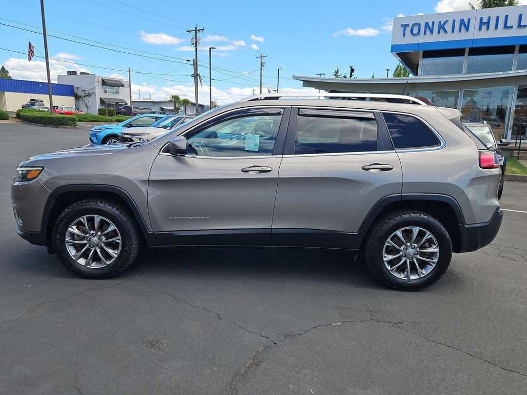 2020 Jeep Cherokee Latitude Plus - Image 3