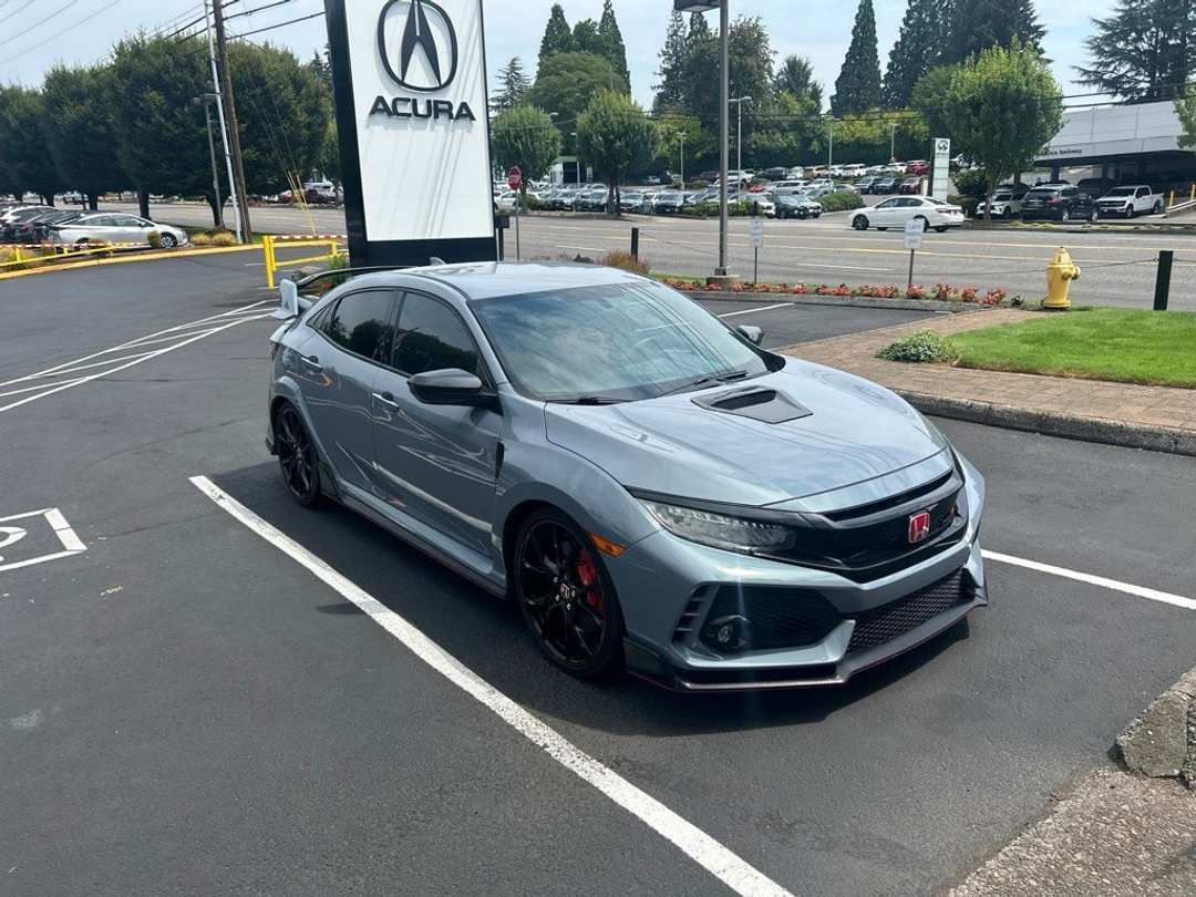 2019 Honda Civic Type R Touring - Image 2