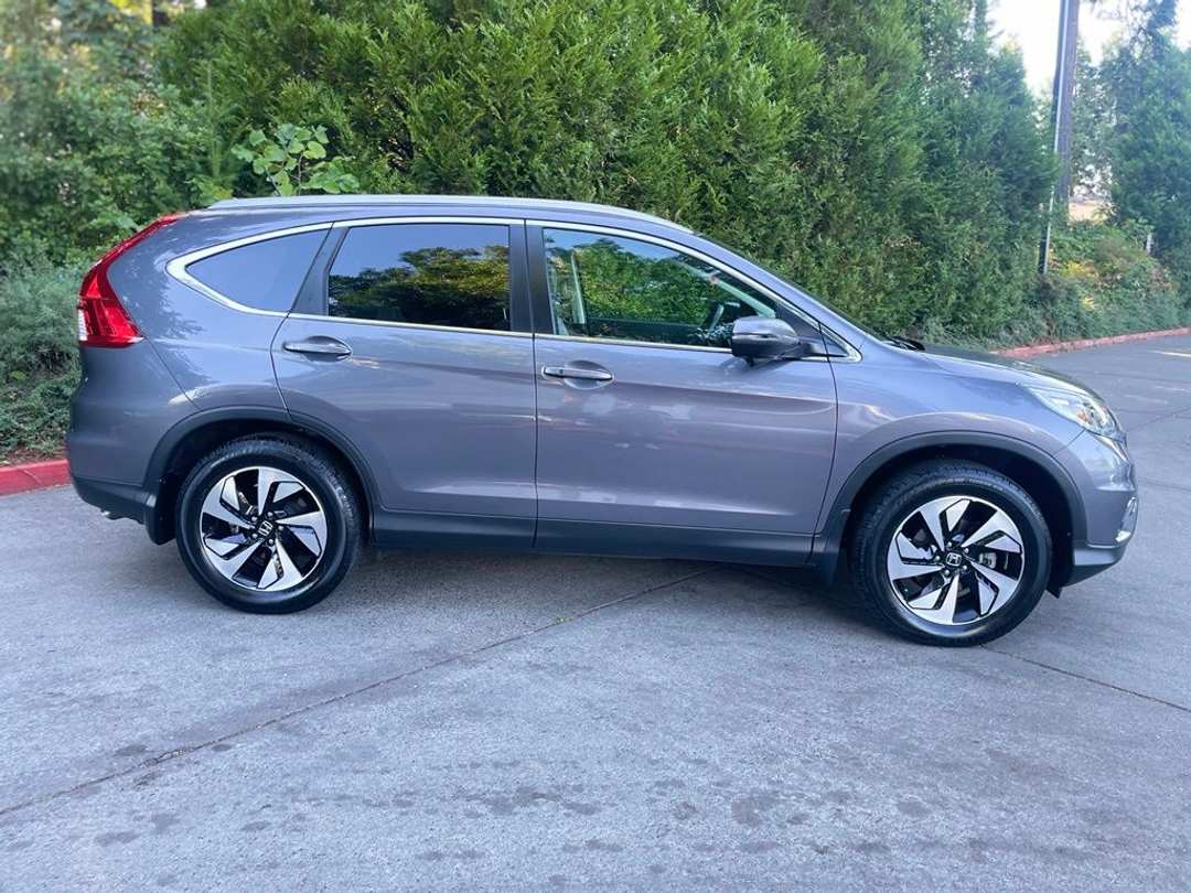2016 Honda CR-V Touring - Image 3