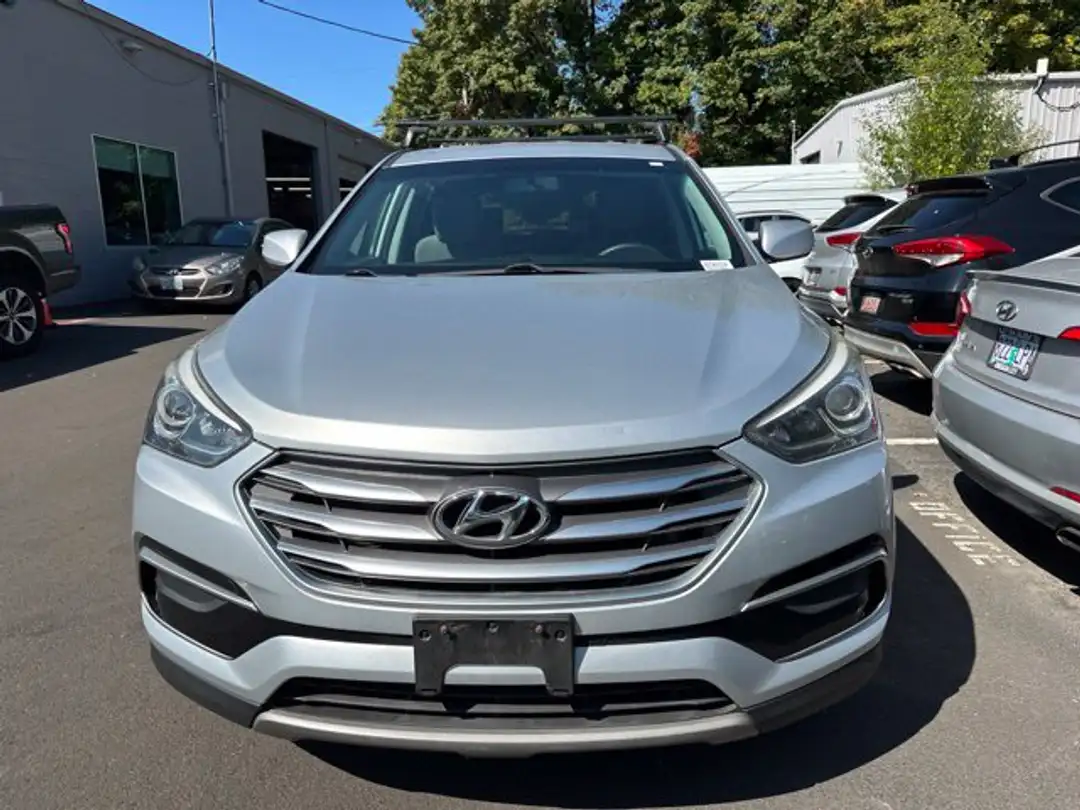 2017 Hyundai Santa Fe Sport 2.4 Base - Image 3