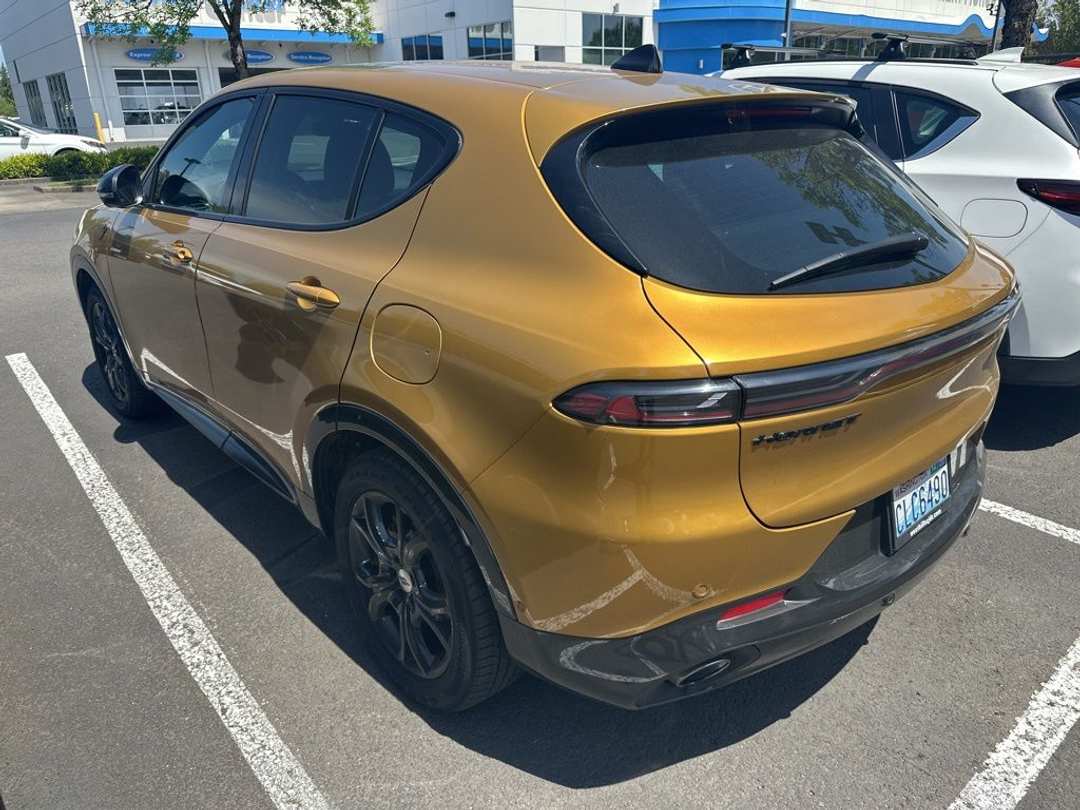 2024 Dodge Hornet R/T Plus - Image 3