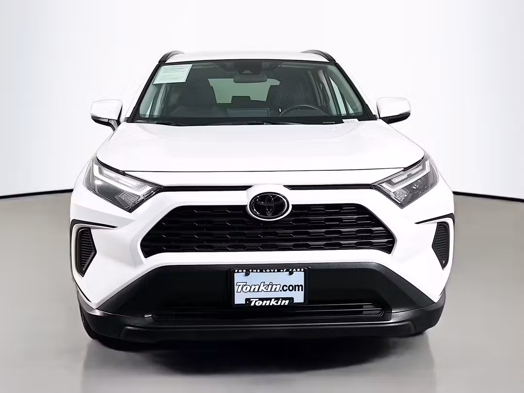 2025 Toyota Rav4 XLE - Image 2