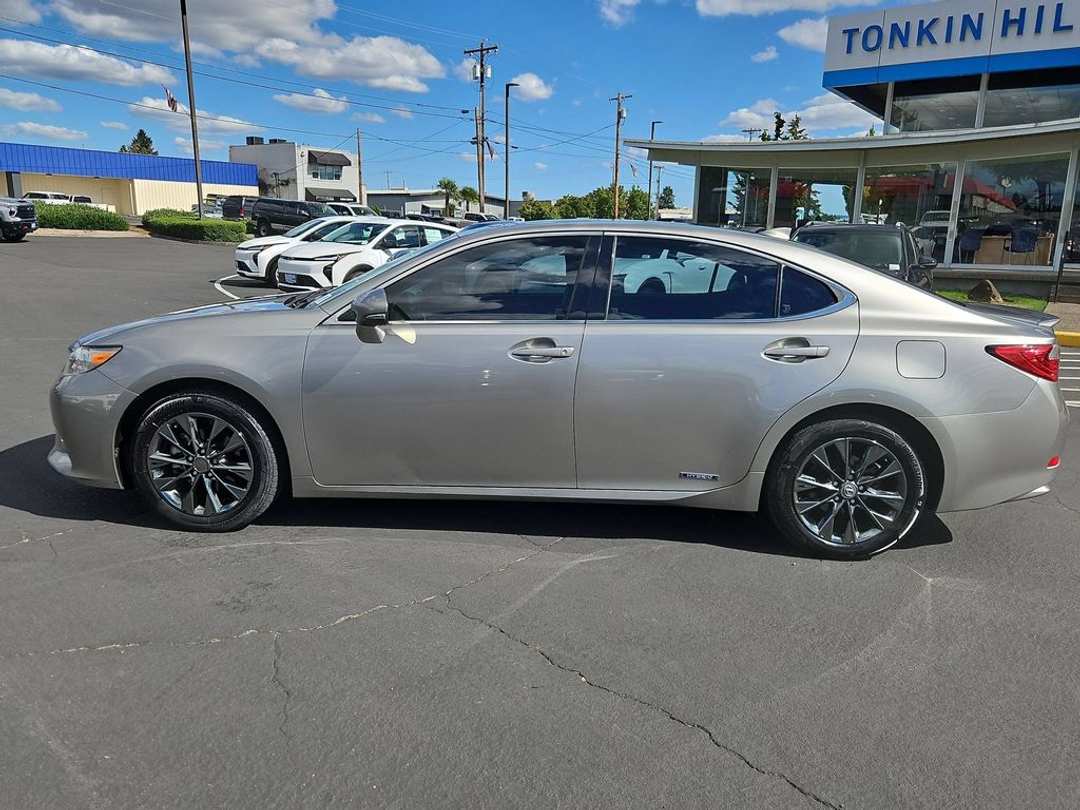 2015 Lexus Es 300h - Image 3