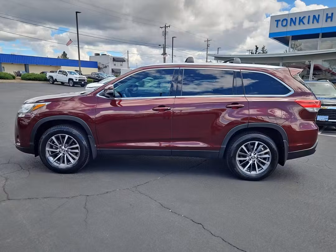 2019 Toyota Highlander XLE - Image 3