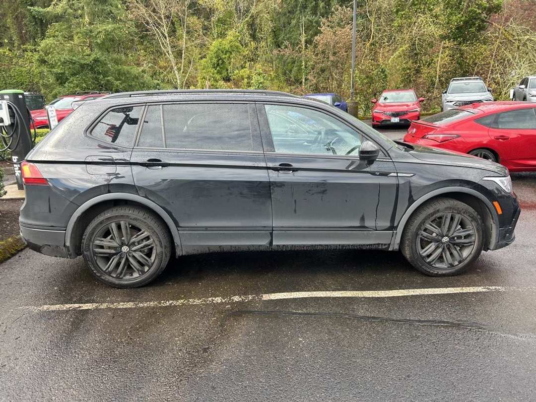 2022 Volkswagen Tiguan 2.0T SE RLine Black - Image 3