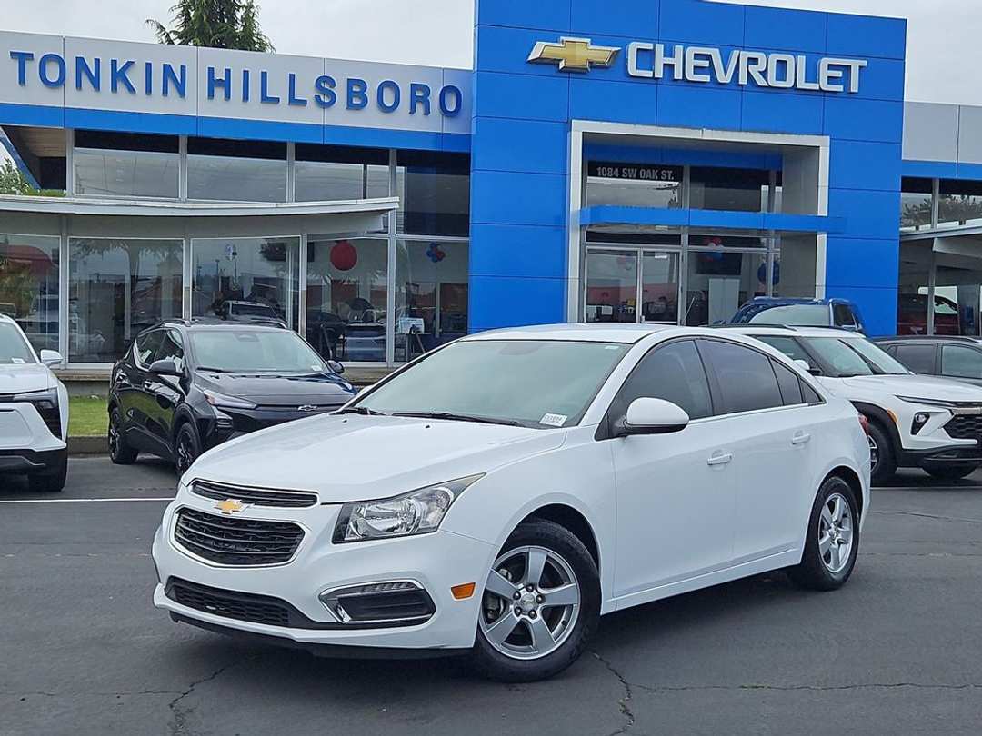 2015 Chevrolet Cruze 1LT - Image 2