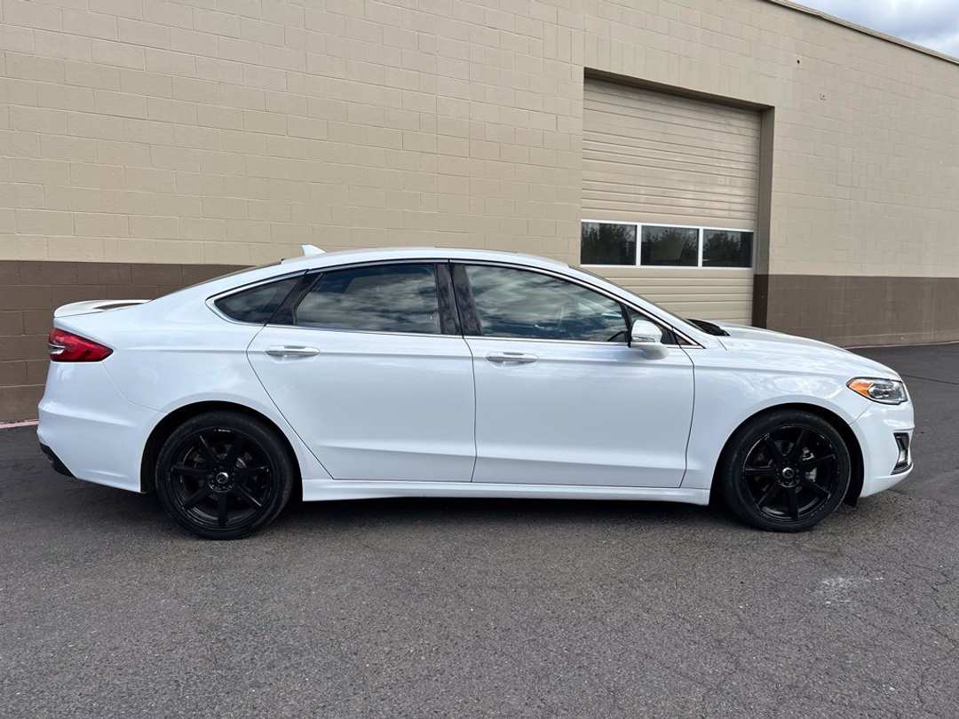 2019 Ford Fusion Titanium - Image 3